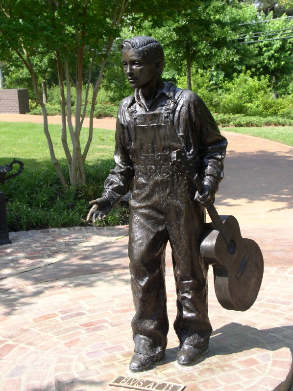 Statue of Elvis
